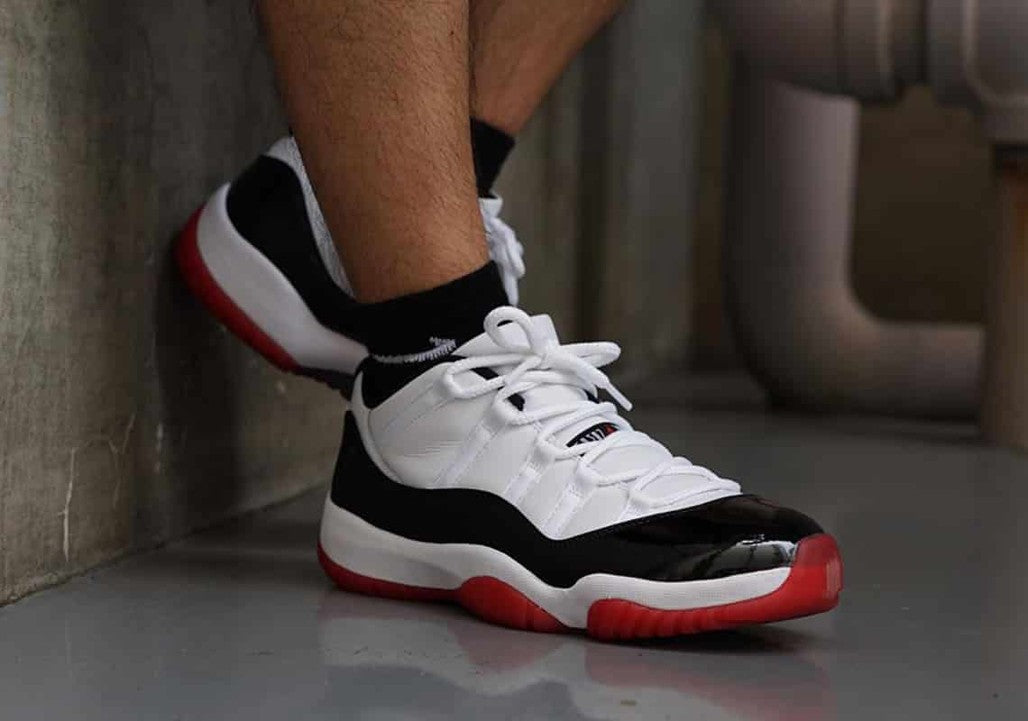 Jordan 11 Retro Low Concord Bred Sneakers